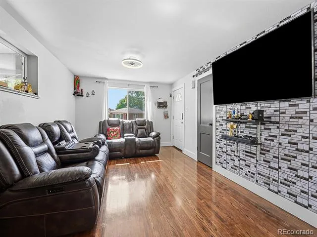 556 Elmira Street Aurora, CO 80010