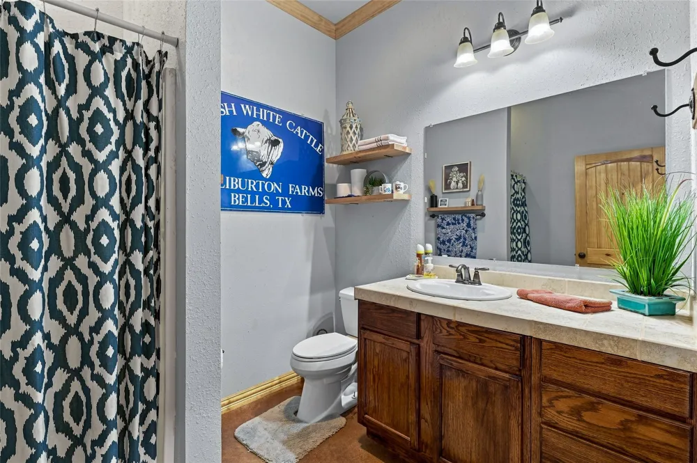 45 Halliburton Drive Bells, TX 75414