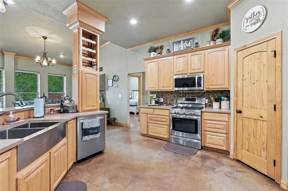 45 Halliburton Drive Bells, TX 75414