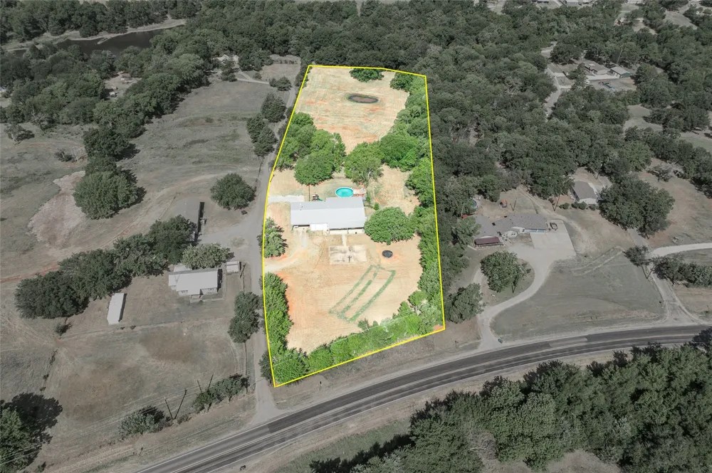 45 Halliburton Drive Bells, TX 75414