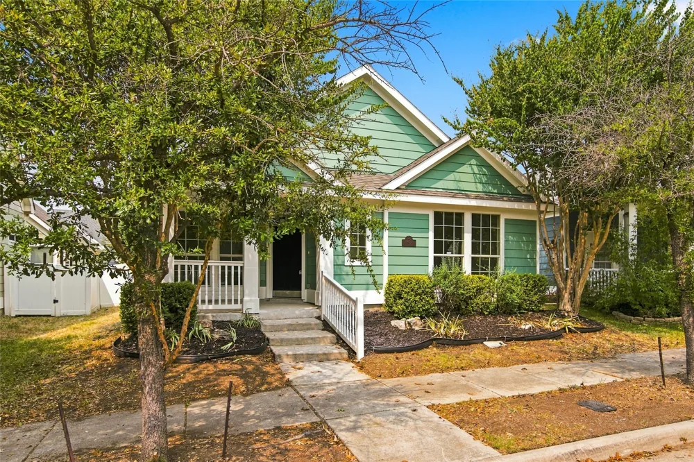 1401 Live Oak Lane Savannah, TX 76227