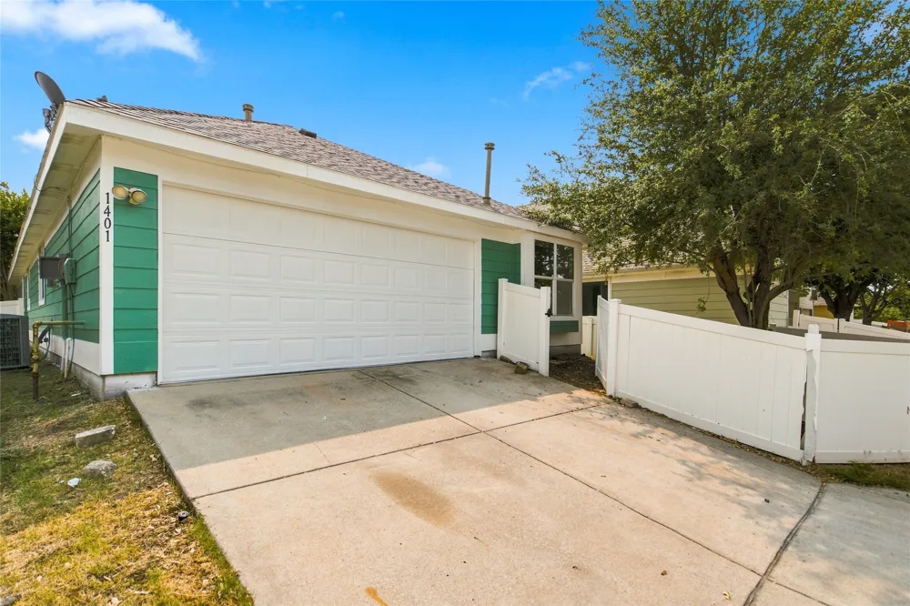 1401 Live Oak Lane Savannah, TX 76227