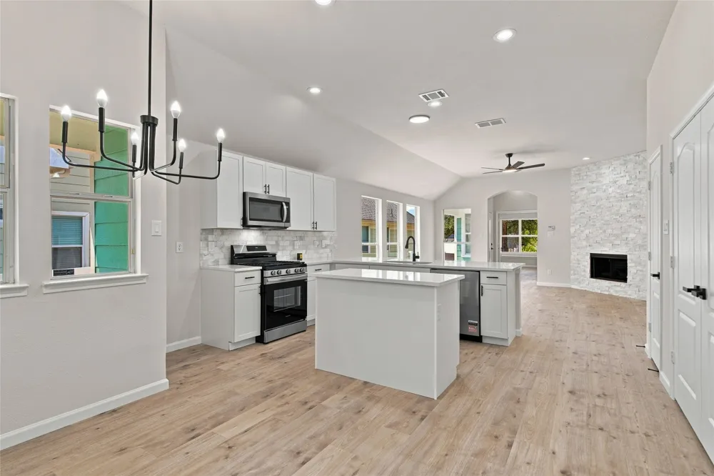 1401 Live Oak Lane Savannah, TX 76227