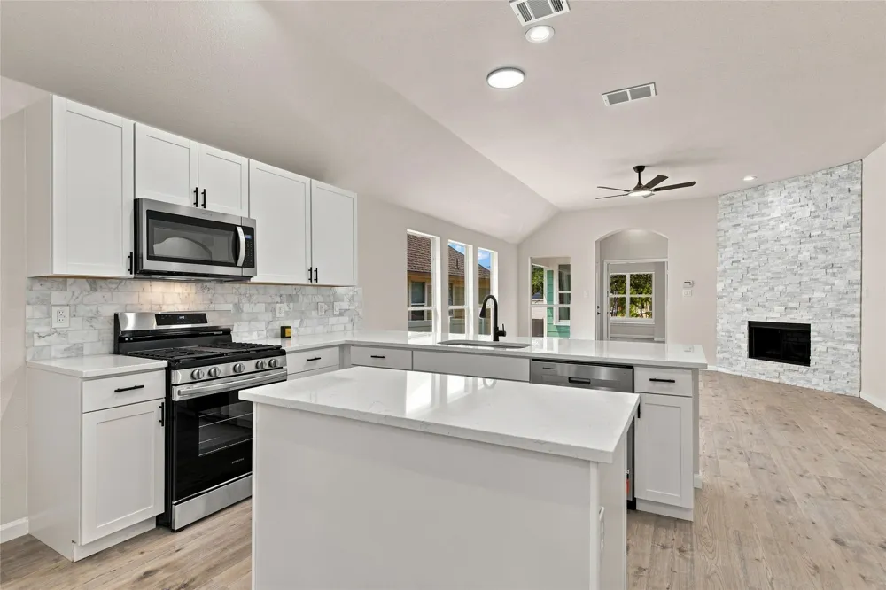 1401 Live Oak Lane Savannah, TX 76227