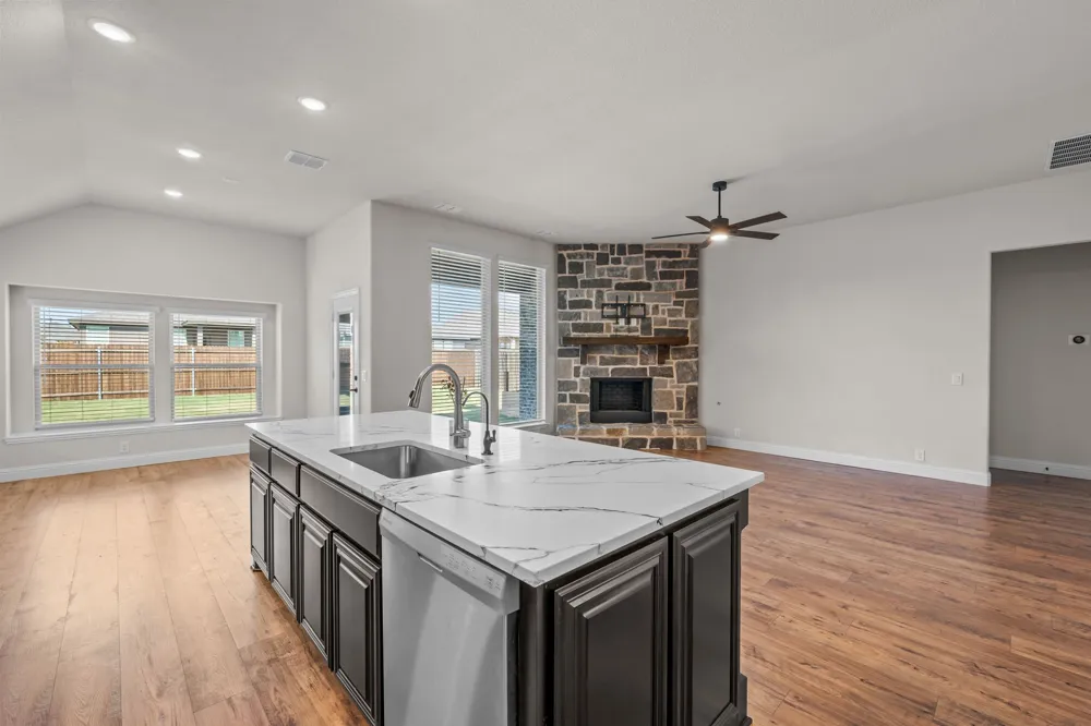 609 Pawprint Hollow Godley, TX 76044