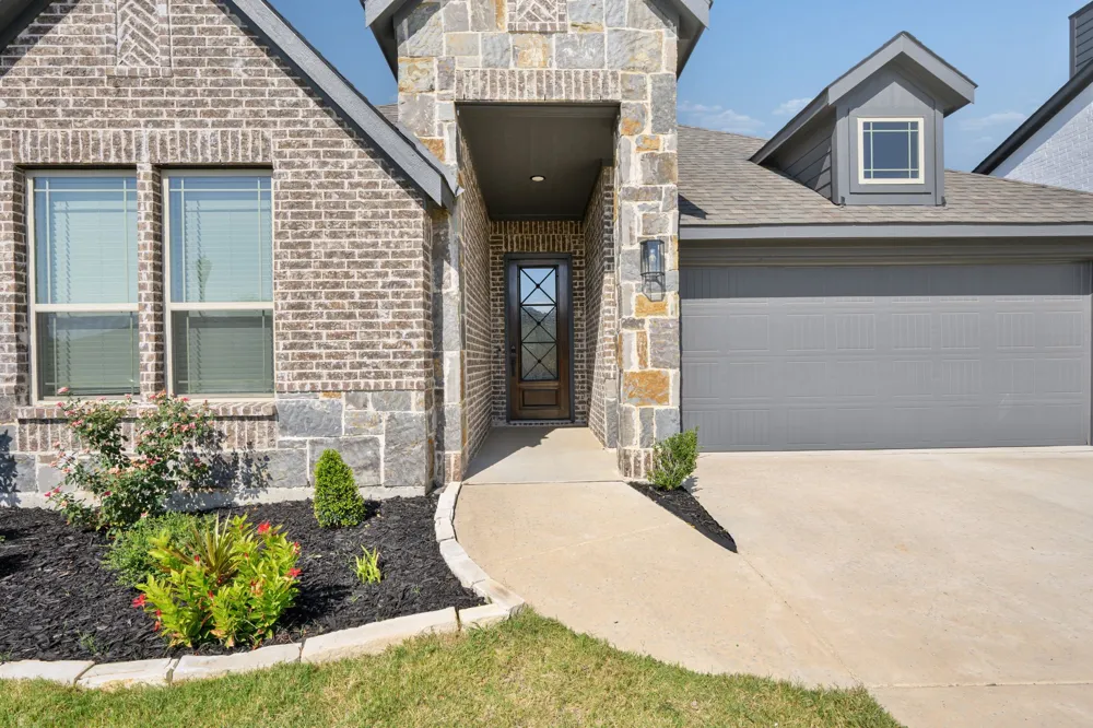 609 Pawprint Hollow Godley, TX 76044