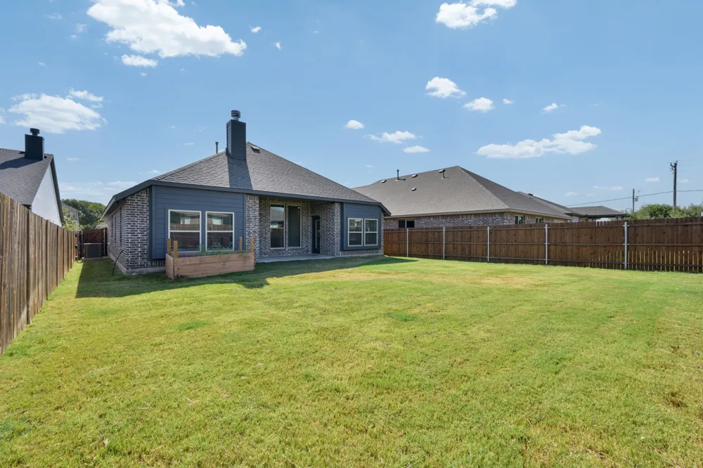 609 Pawprint Hollow Godley, TX 76044