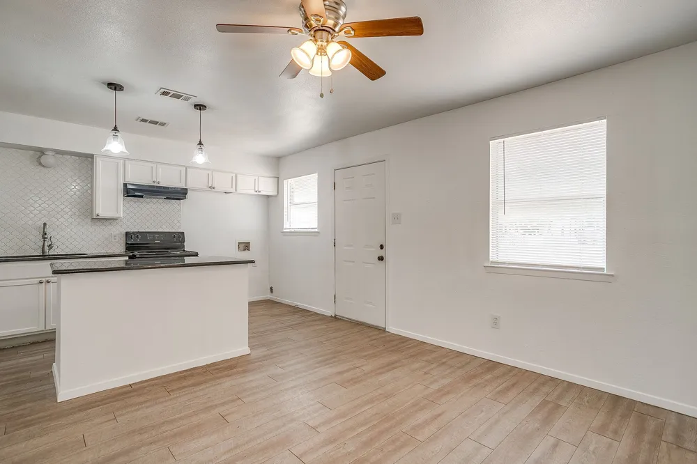 1421 5th Avenue Fort Worth, TX 76104