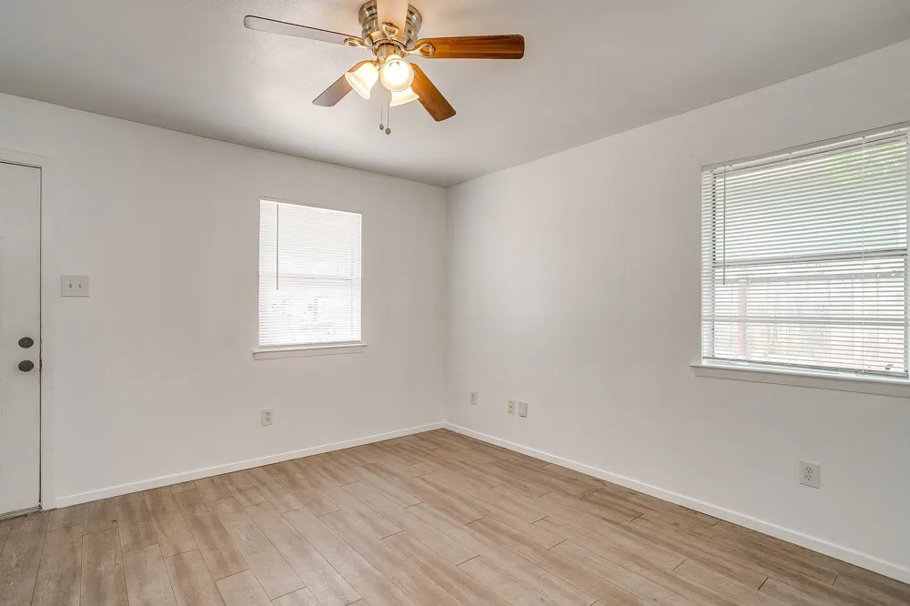 1421 5th Avenue Fort Worth, TX 76104
