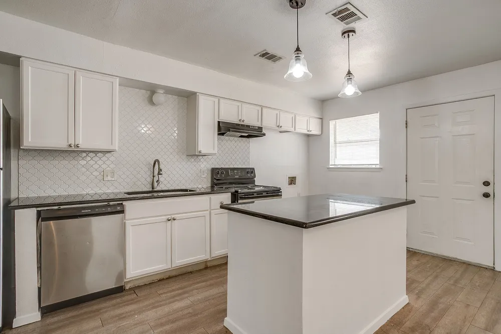1421 5th Avenue Fort Worth, TX 76104