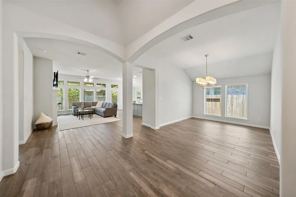 405 Elevation Avenue Montgomery, TX 77316