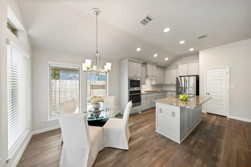 405 Elevation Avenue Montgomery, TX 77316