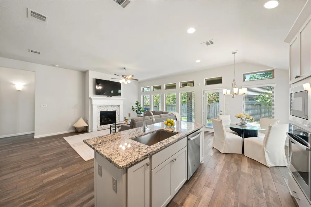 405 Elevation Avenue Montgomery, TX 77316