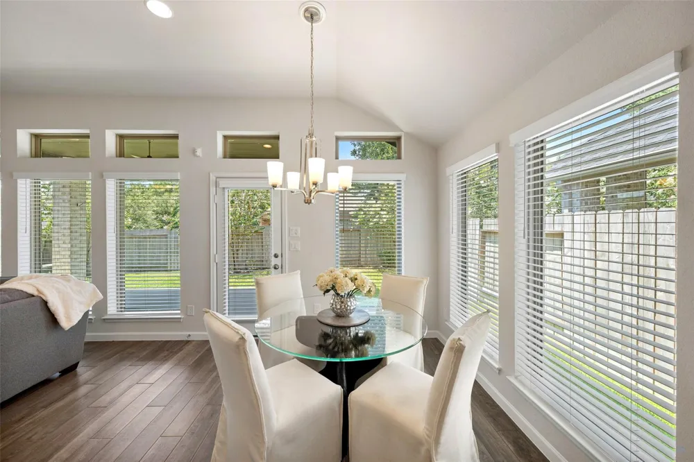 405 Elevation Avenue Montgomery, TX 77316