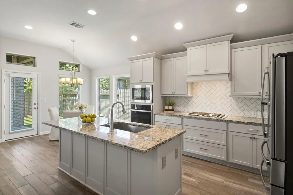 405 Elevation Avenue Montgomery, TX 77316