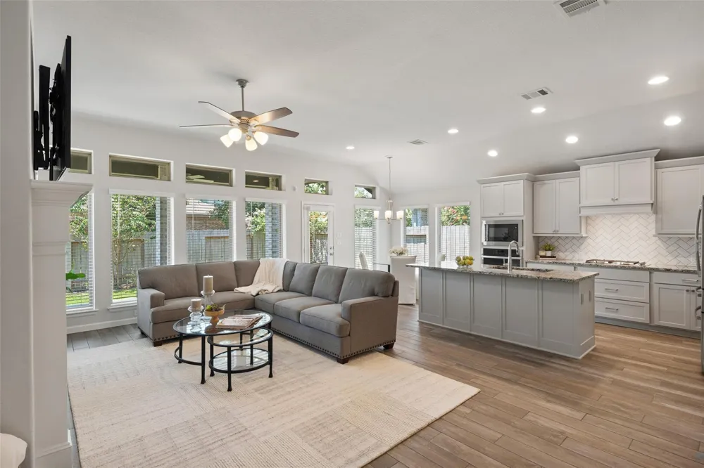 405 Elevation Avenue Montgomery, TX 77316