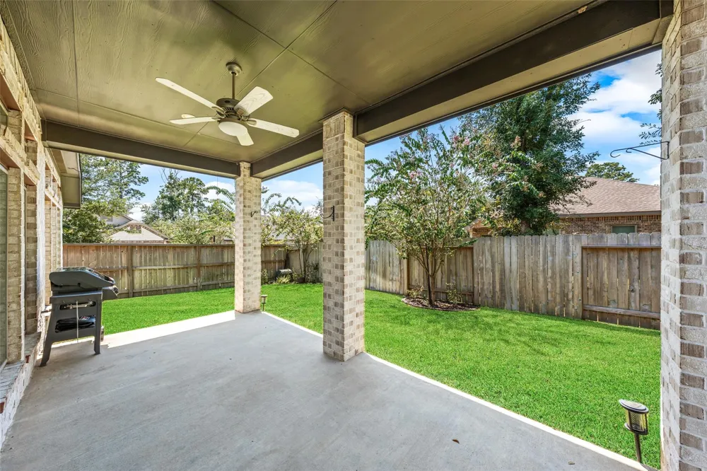 405 Elevation Avenue Montgomery, TX 77316