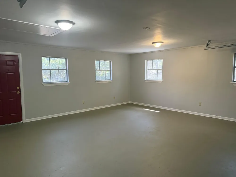 12711 Woodcreek Drive Willis, TX 77318