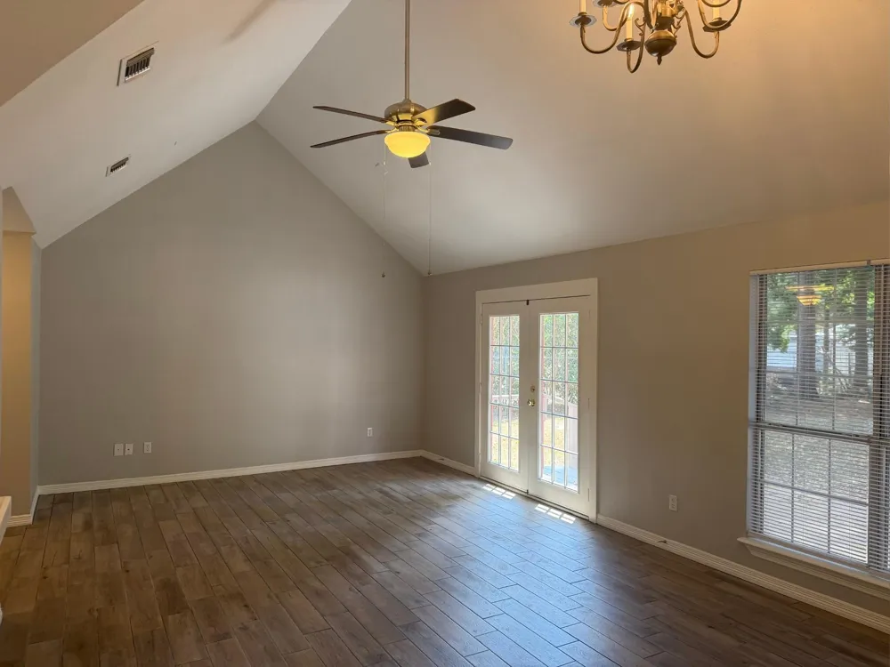 12711 Woodcreek Drive Willis, TX 77318