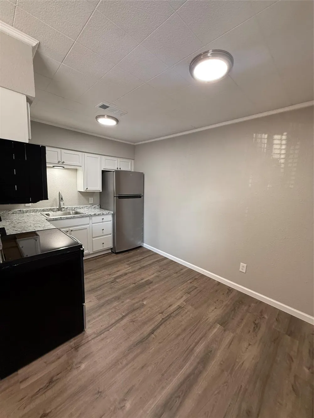 120 Charles Barker Avenue #10 Cleveland, TX 77327