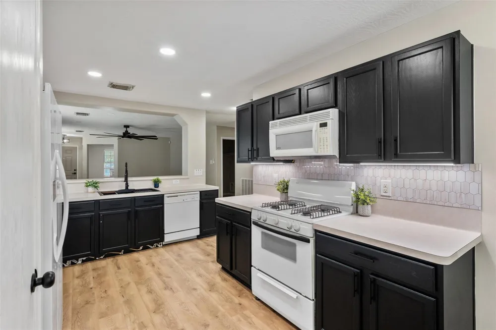 7826 Chervil Lane Baytown, TX 77521