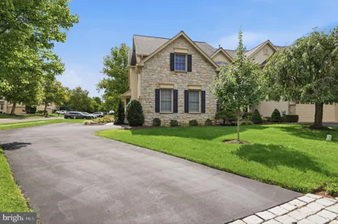 1260 CARNIGAN COURT