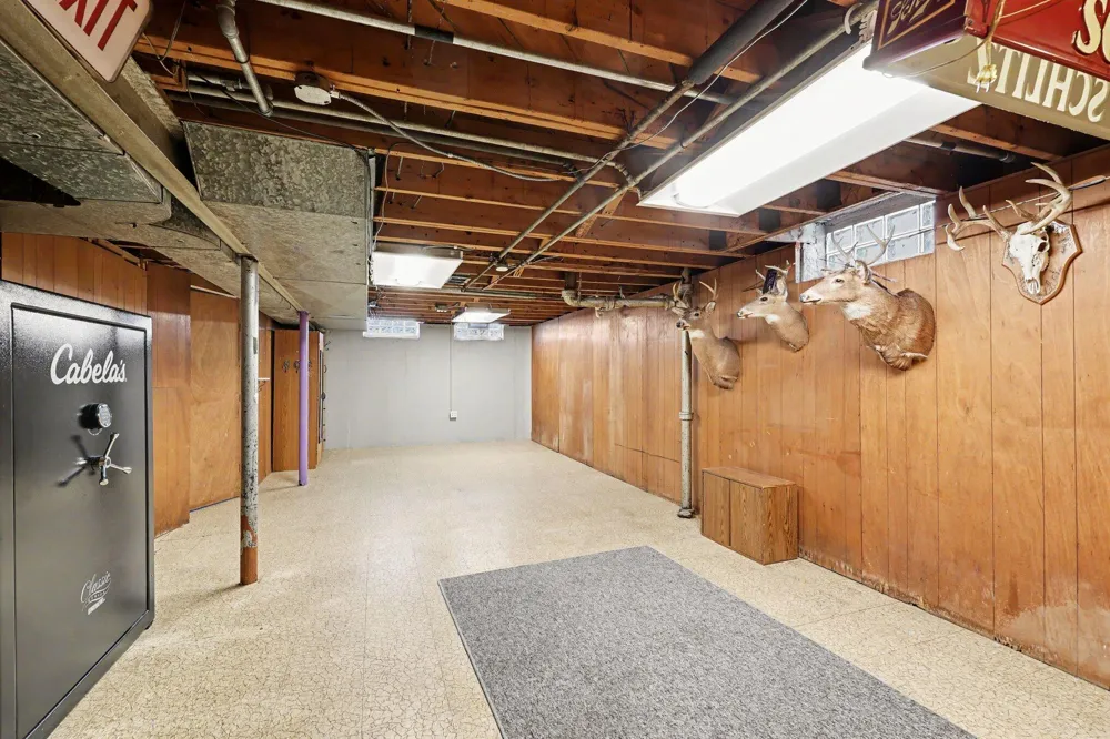 32011 Saint Margaret Saint Clair Shores, MI 48082