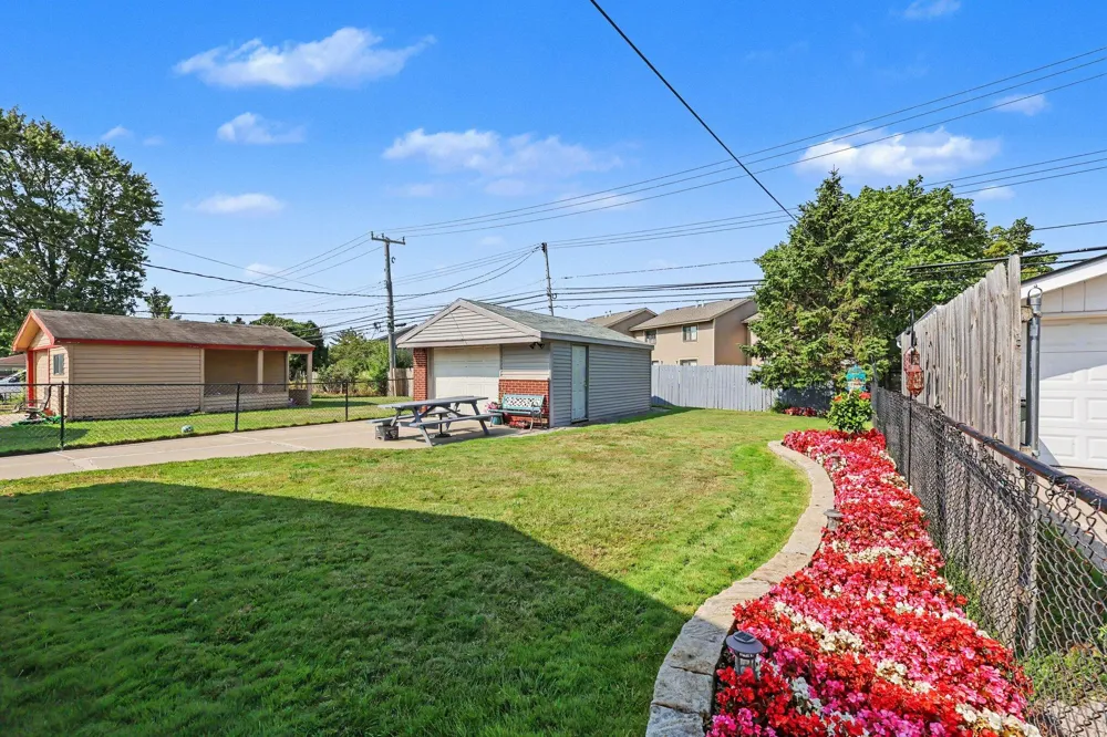 32011 Saint Margaret Saint Clair Shores, MI 48082