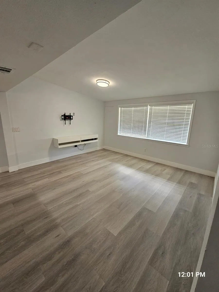 1953 W SKYLINE DR Clearwater, FL 33763