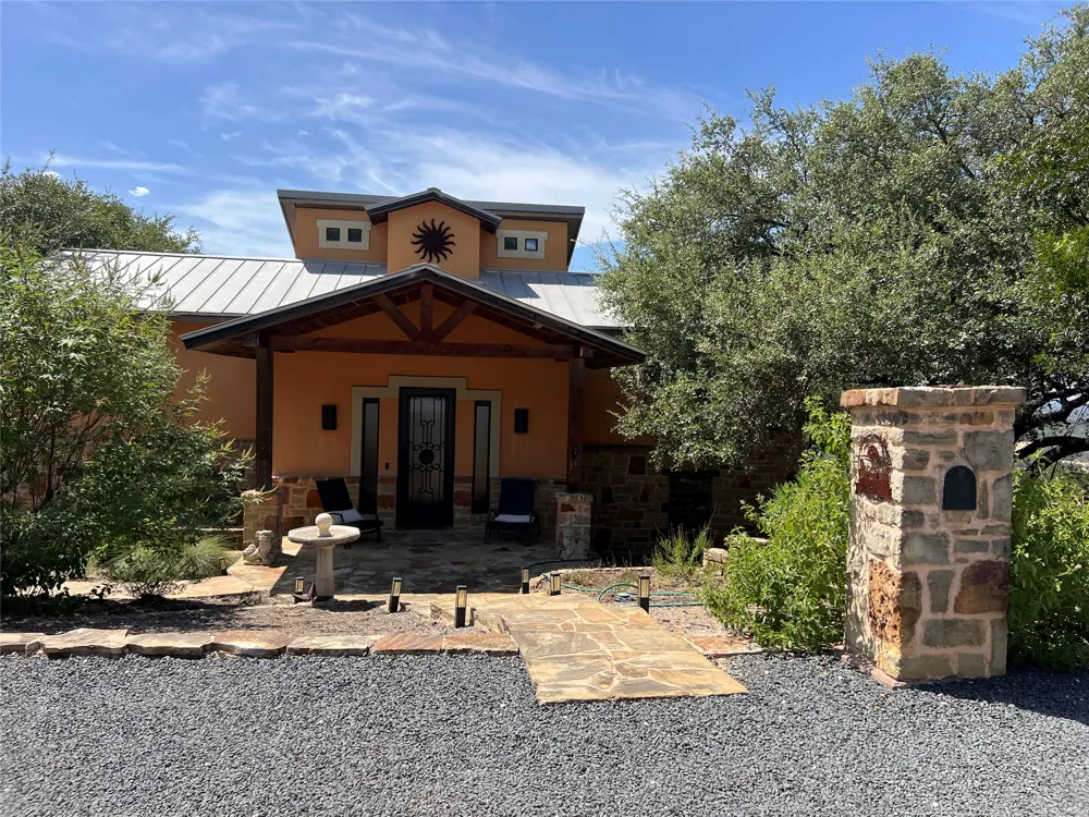 400 Ronay Drive Spicewood, TX 78669