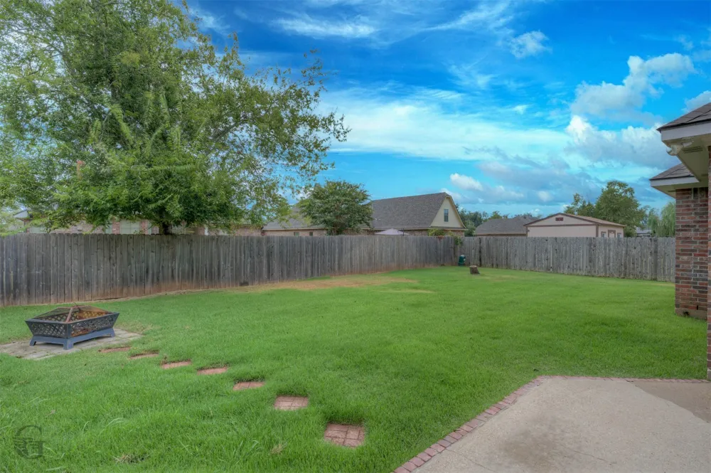 403 Half Moon Lane Bossier City, LA 71111