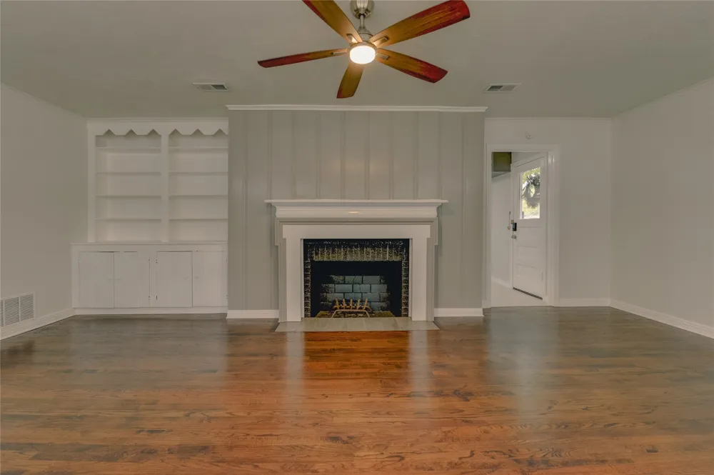 1100 Wade Hampton Street Benbrook, TX 76126