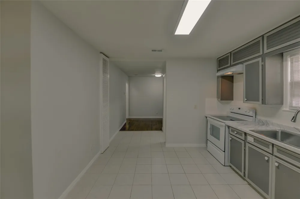 1100 Wade Hampton Street Benbrook, TX 76126