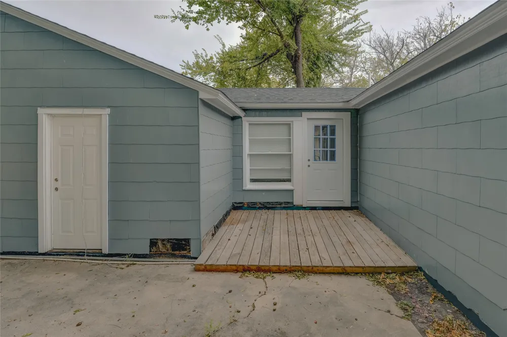 1100 Wade Hampton Street Benbrook, TX 76126