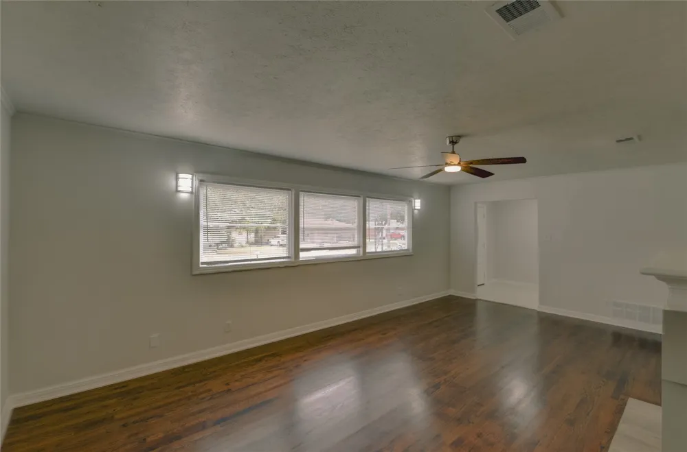 1100 Wade Hampton Street Benbrook, TX 76126