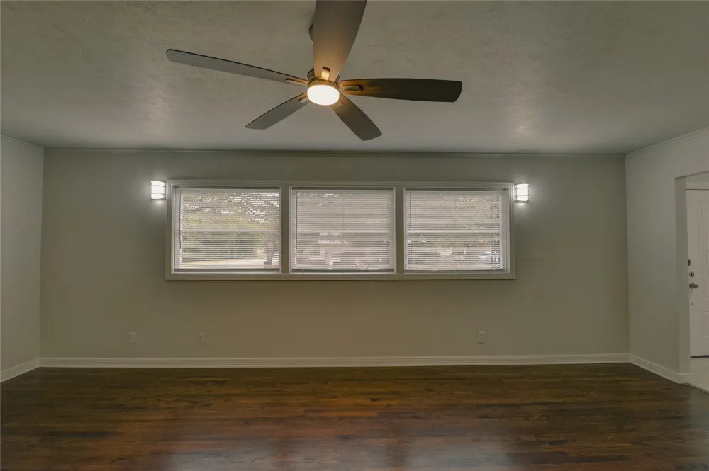1100 Wade Hampton Street Benbrook, TX 76126