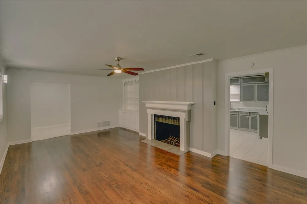 1100 Wade Hampton Street Benbrook, TX 76126