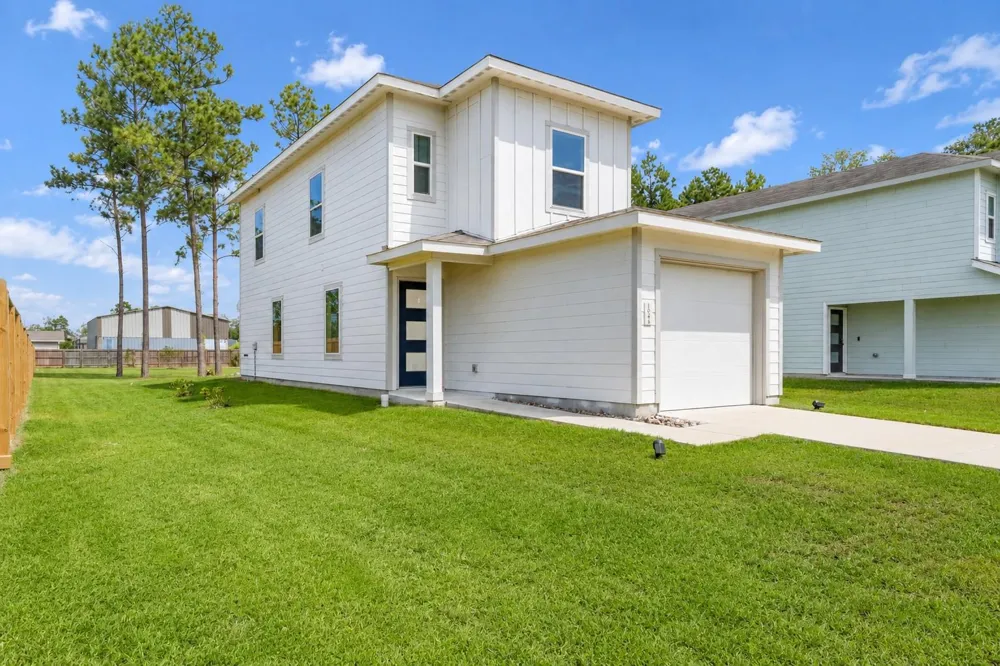 1044 Road 5203 Cleveland, TX 77327