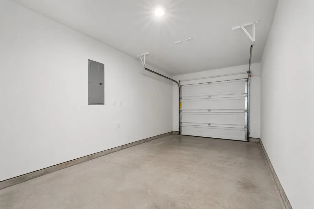 1044 Road 5203 Cleveland, TX 77327