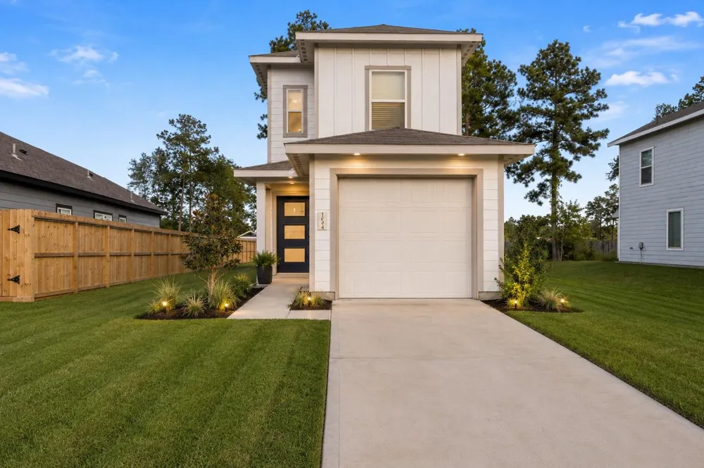 1044 Road 5203 Cleveland, TX 77327