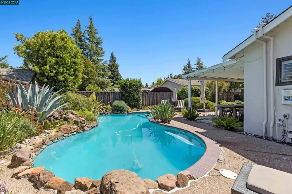 616 Minert Rd Walnut Creek, CA 94598