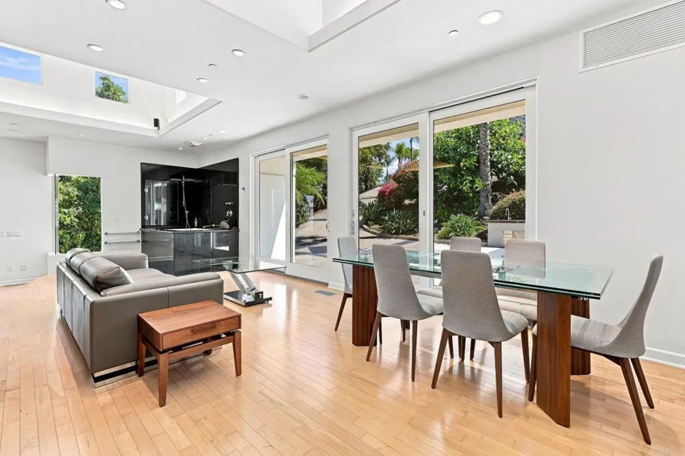 30306 Via Maria Elena Bonsall, CA 92003