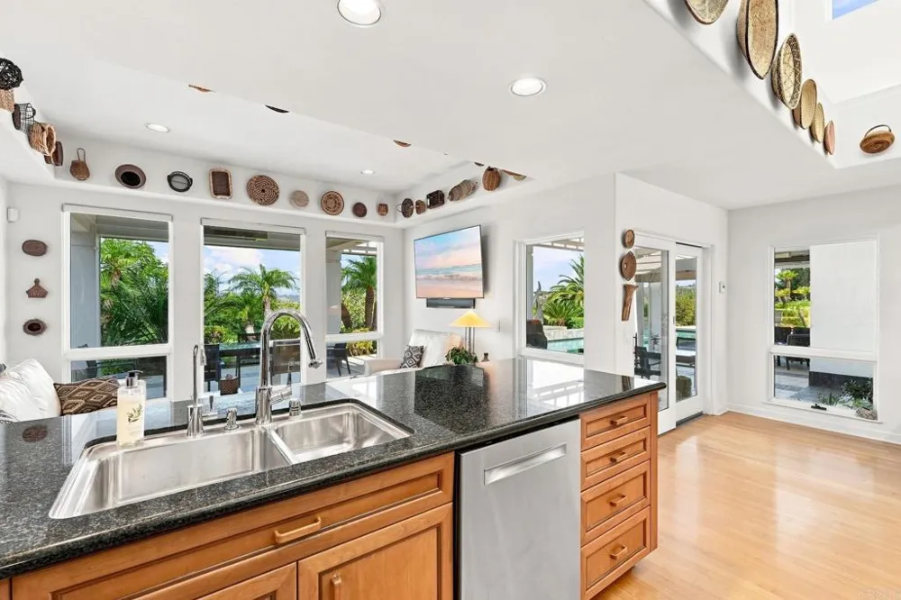 30306 Via Maria Elena Bonsall, CA 92003