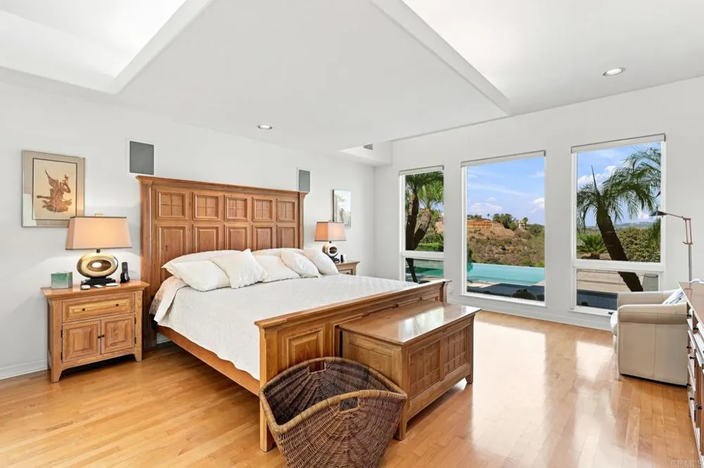 30306 Via Maria Elena Bonsall, CA 92003