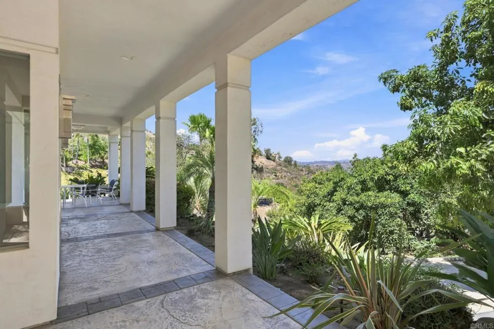30306 Via Maria Elena Bonsall, CA 92003