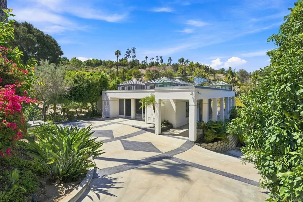 30306 Via Maria Elena Bonsall, CA 92003
