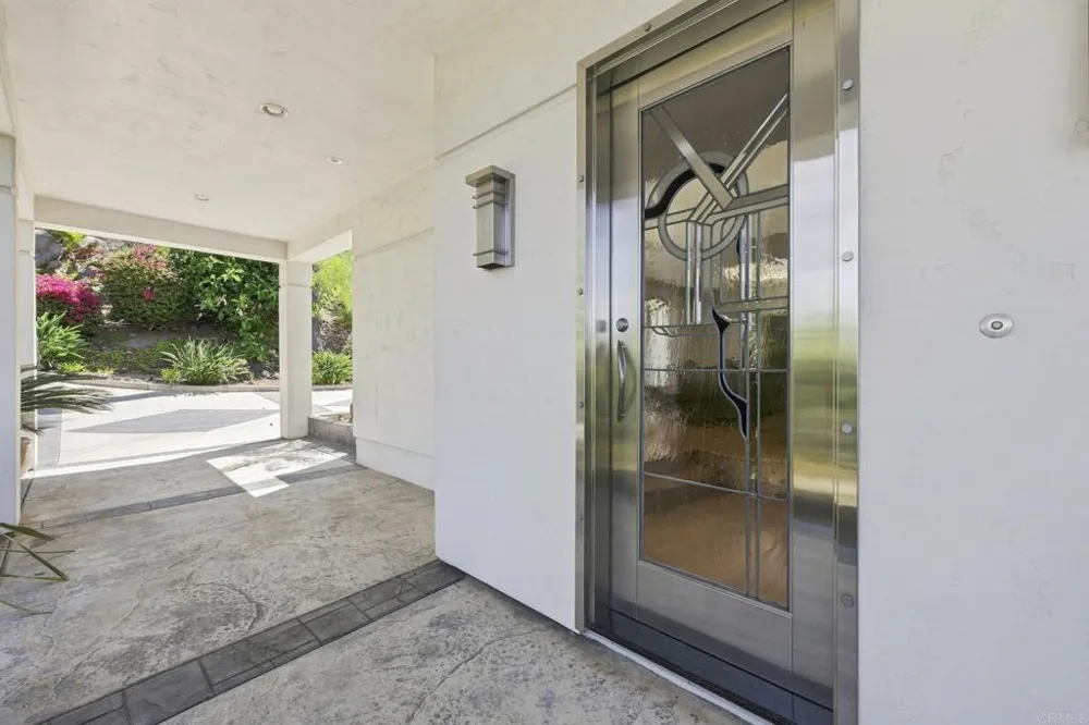 30306 Via Maria Elena Bonsall, CA 92003