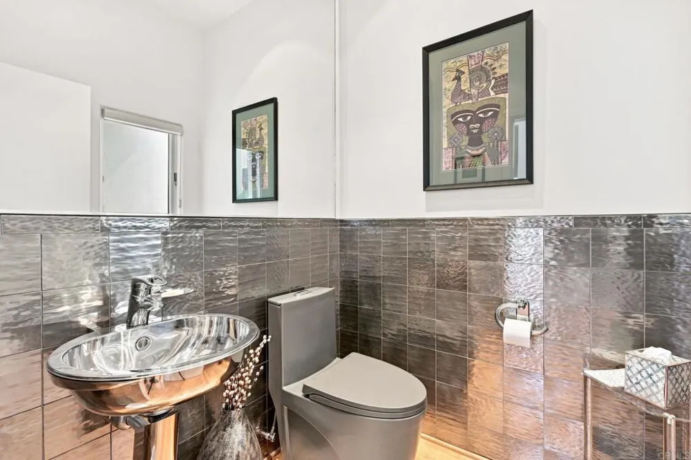 30306 Via Maria Elena Bonsall, CA 92003