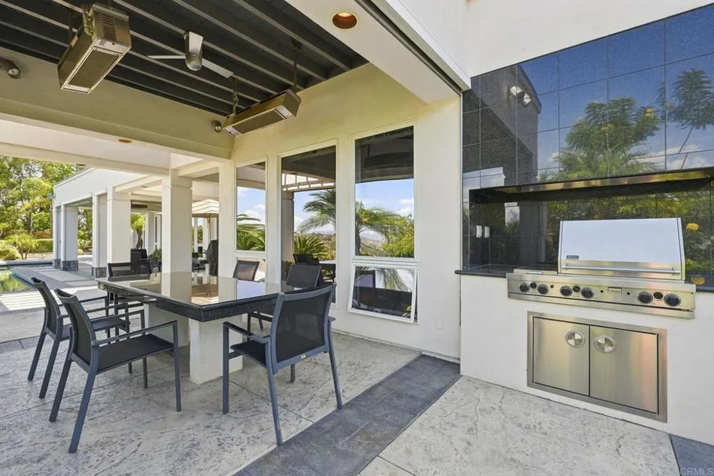 30306 Via Maria Elena Bonsall, CA 92003
