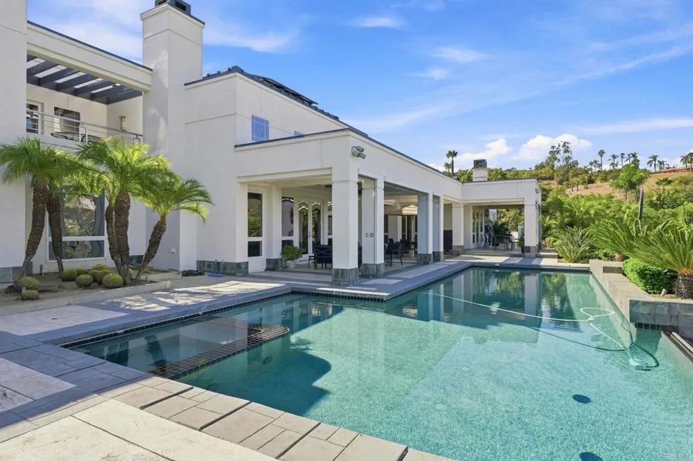 30306 Via Maria Elena Bonsall, CA 92003